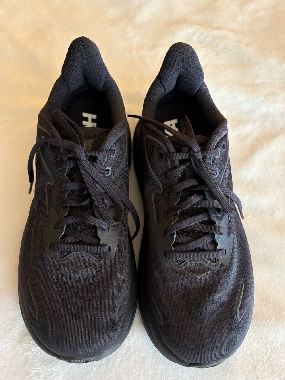 Hoka Clifton 10 Women’s Black Trainers Size 9 Wide